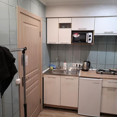 Freedom Apartment On Bazarna Str Lviv Eksteriør bilde